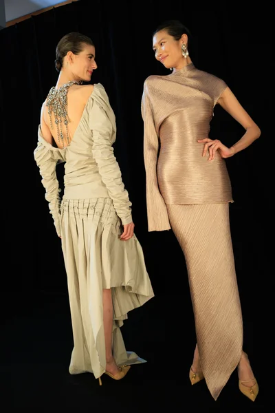 Look 18